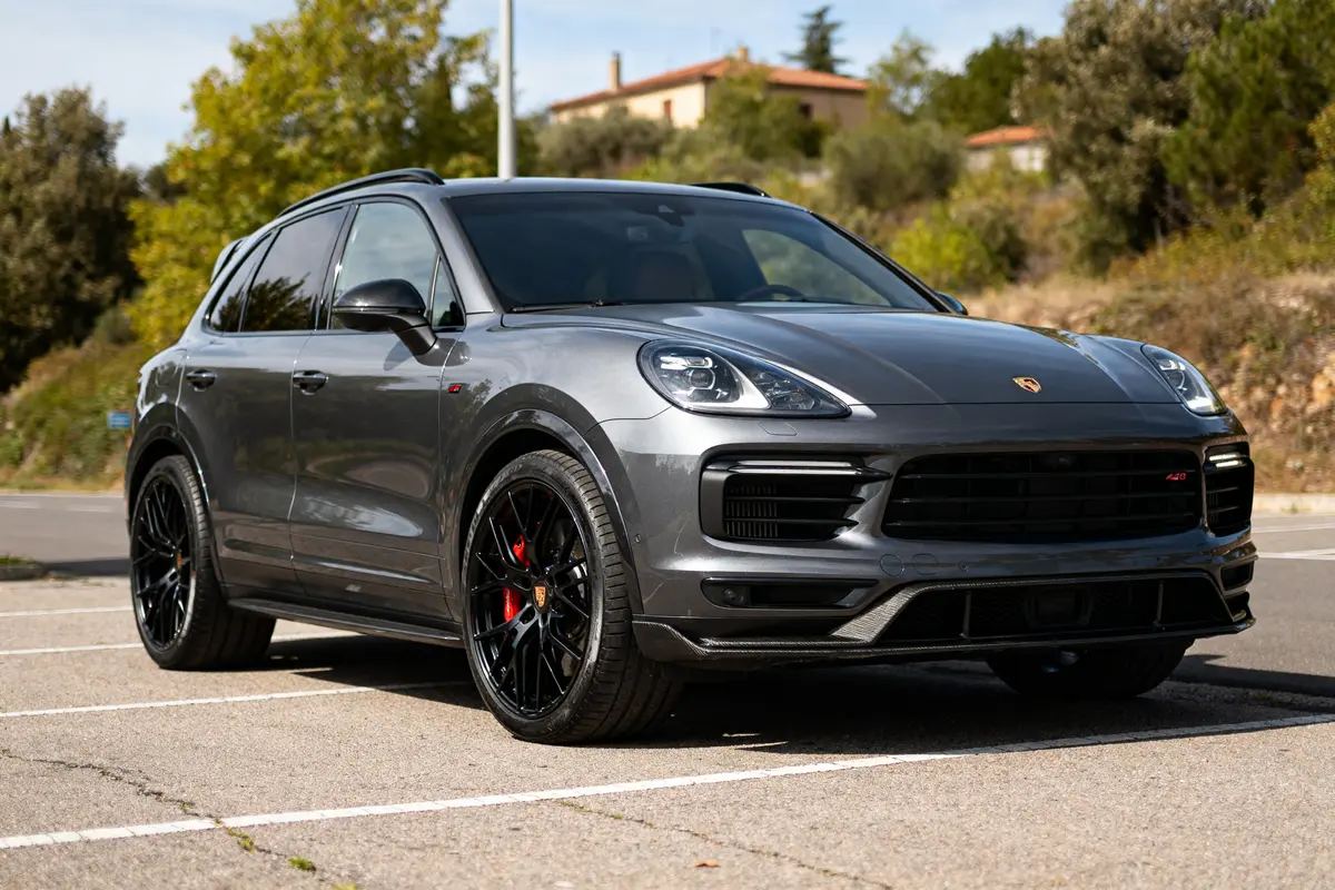 Porsche Cayenne Magnum : fiche technique, prix et caractéristiques turbo