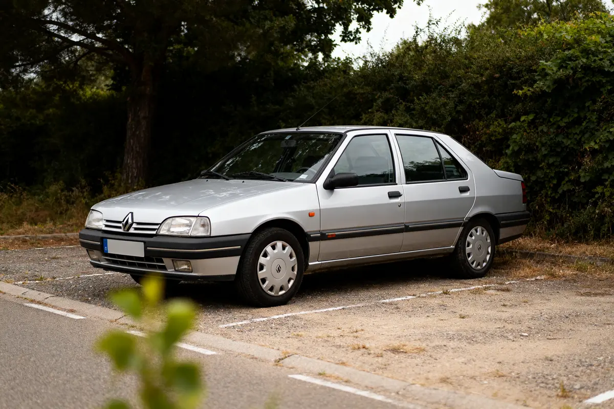 Renault sedan 21 : fiche technique, turbo et avis essentiels