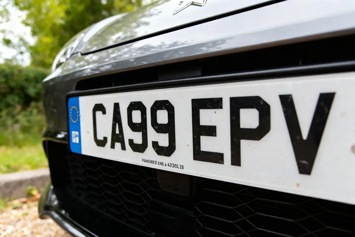 Uk plaques immatriculation : Tout comprendre sur les formats GB et UK